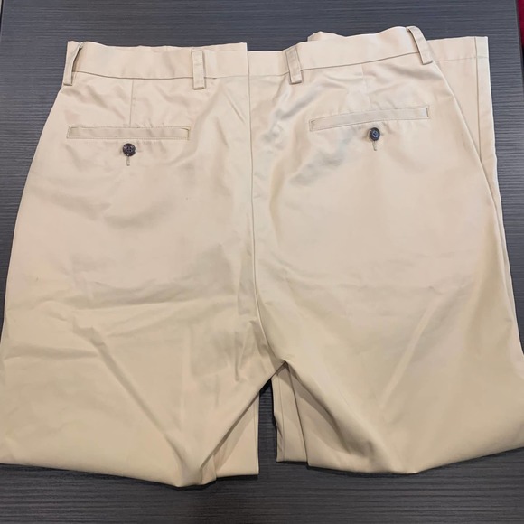 Orvis Men’s Signature Collection 34x28 Khaki Flat Front 100% Cotton Pants - Picture 2 of 4